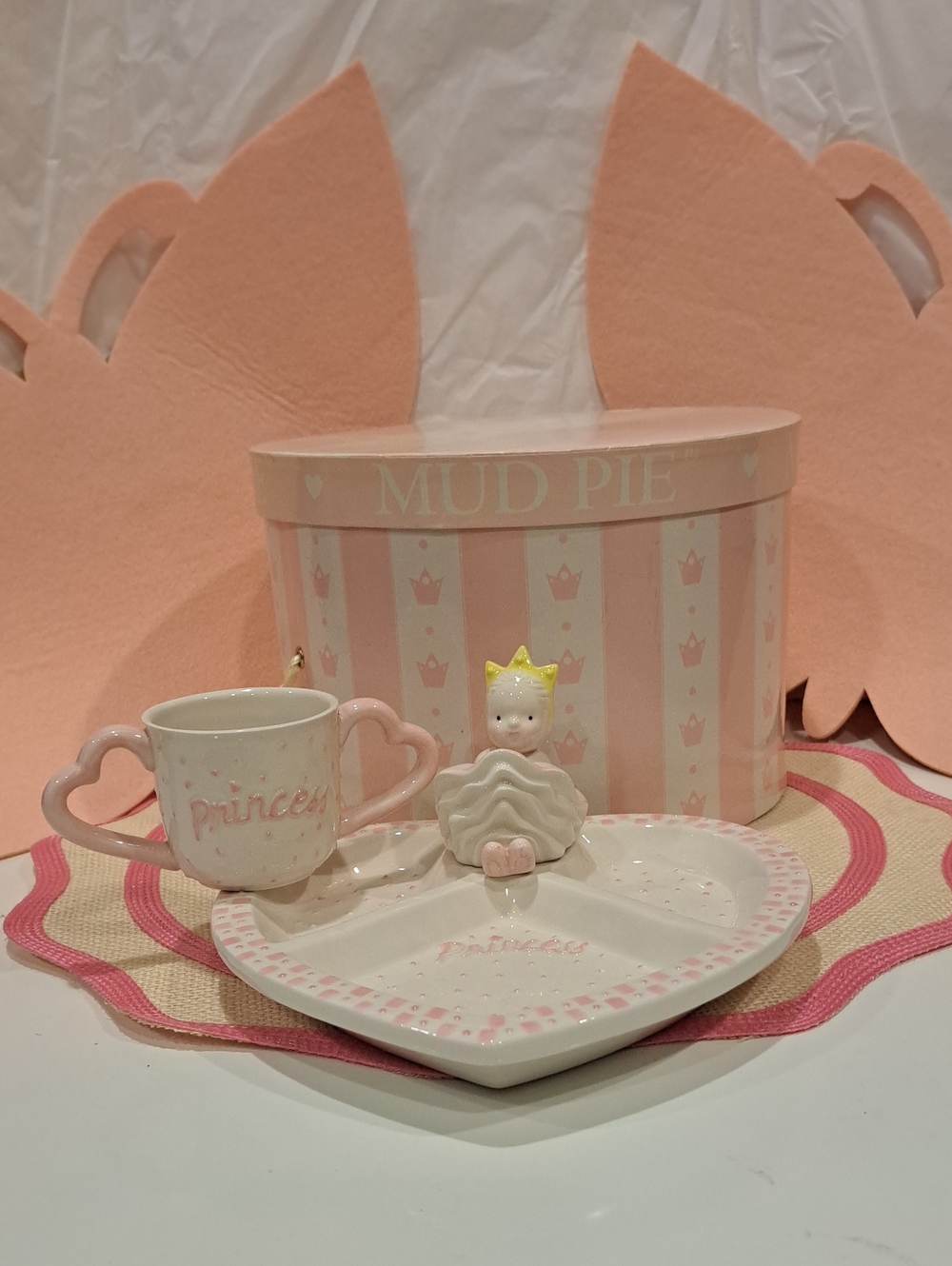NWOT Mud Pie Princess Heart-Shaped Snack Set.